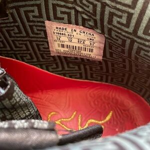 Nike Men's Black and Red Sneakers